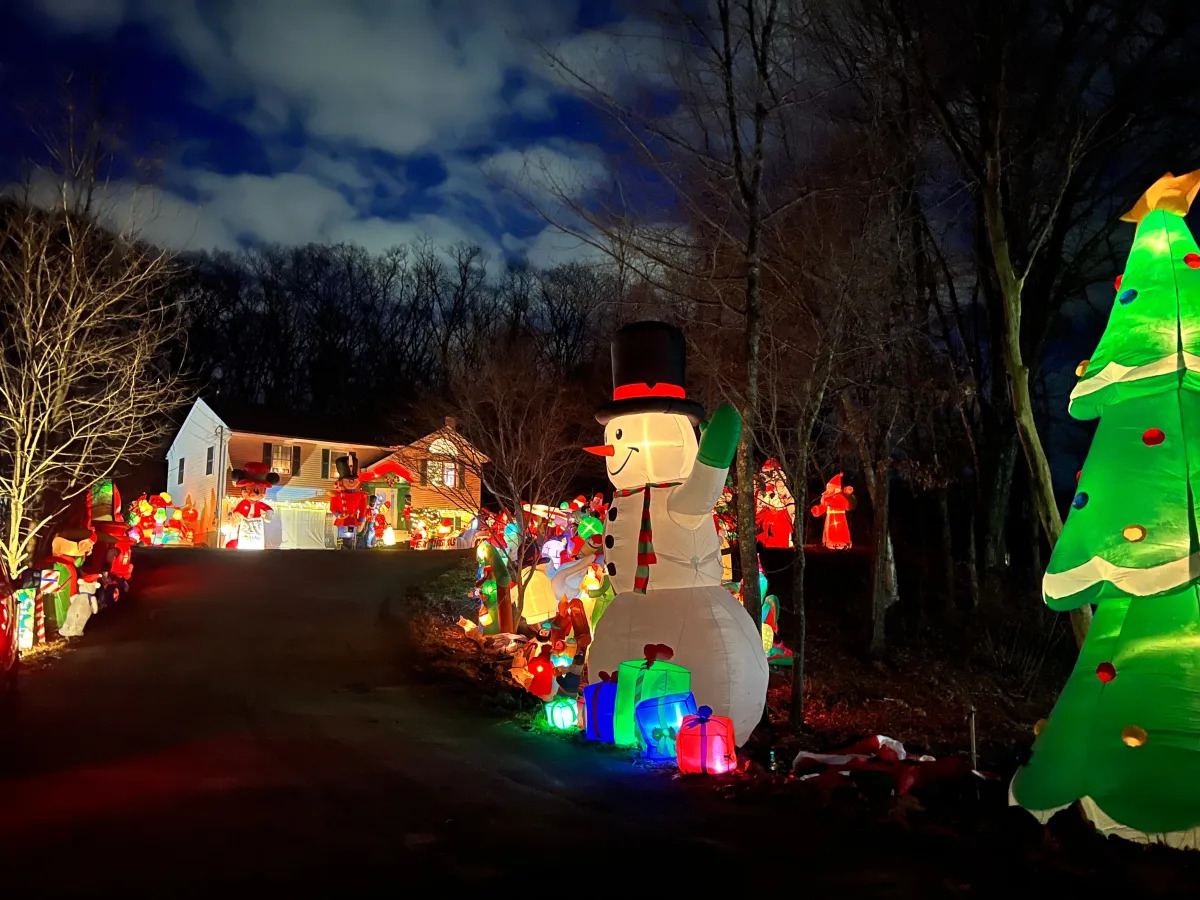 Worcester homeowner puts on massive holiday display, raising money for childhood cancer