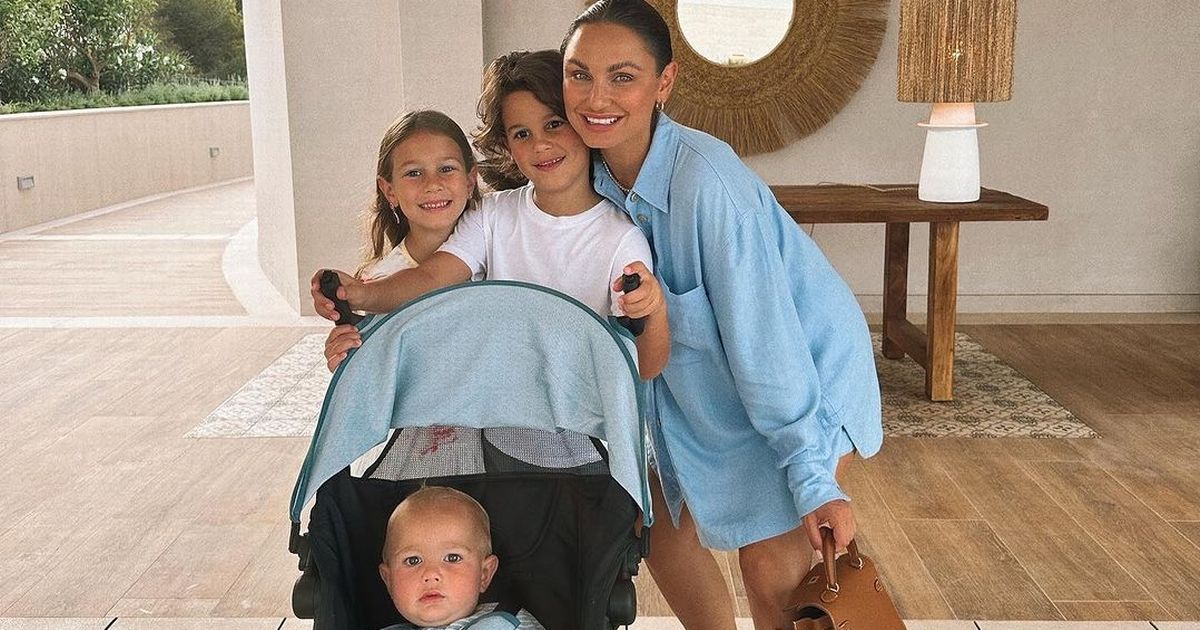 Samantha Faiers ‘homeless’ and living in hotel as she calls on pals to help