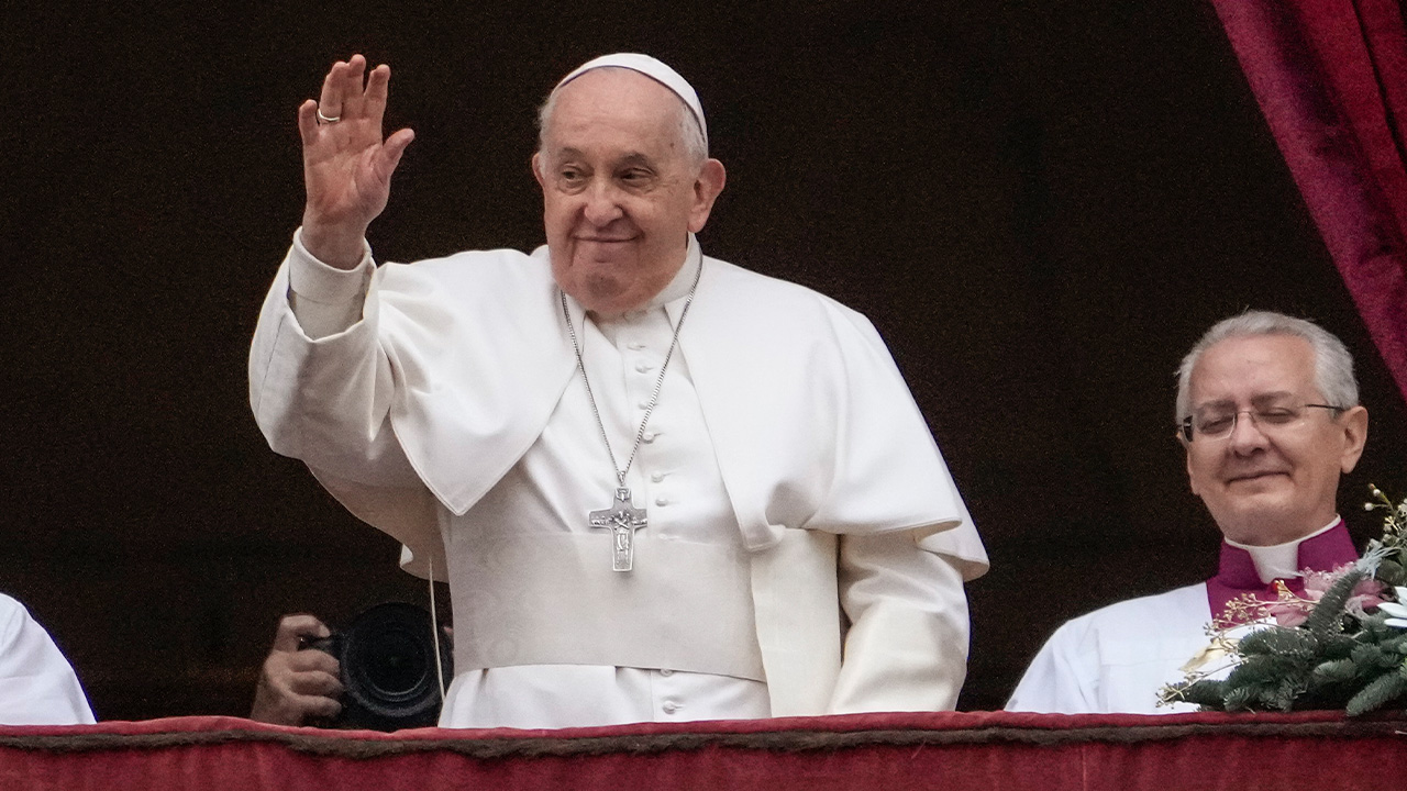 Pope Francis makes appeal for world peace during Christmas Day speech