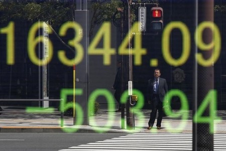 S.Korean shares fall ahead of US inflation data; set to end five-week rally