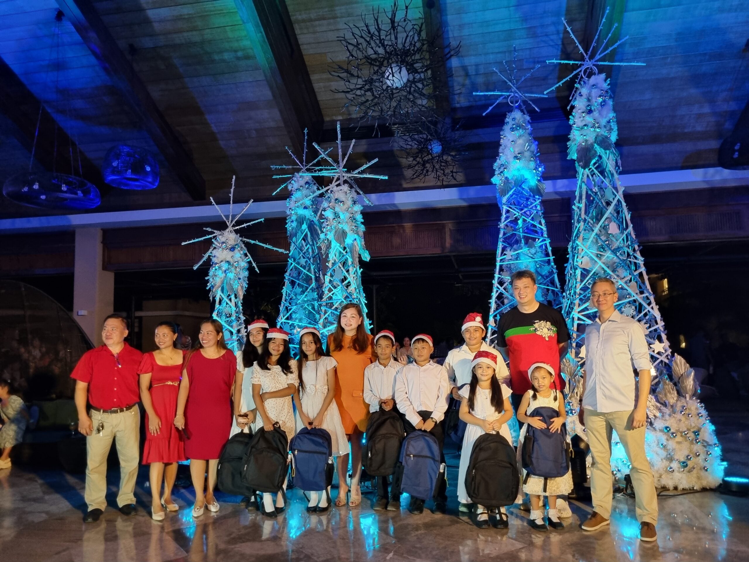Holidays are Grander With BE Grand Resort’s Five Christmas Trees | Cebu Daily News