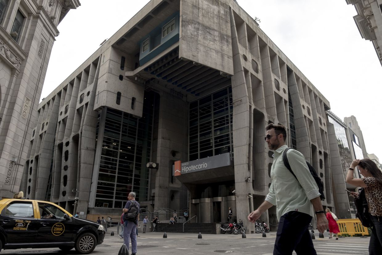 Argentine banks raise position in one-day notes