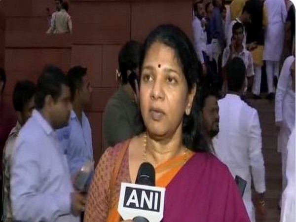 Villagers along Tamiraparani river are advised to cooperate with district administration: Kanimozhi