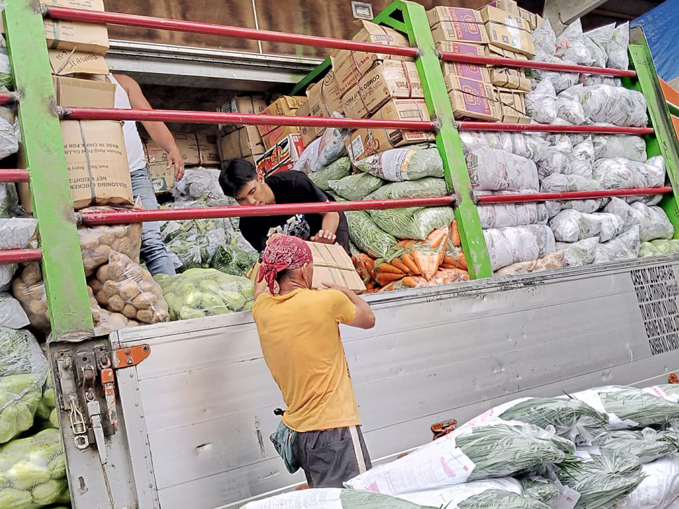 What peak season sales? Veggie farmers hit smuggling | Inquirer News
