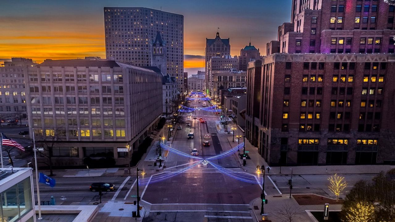 New attraction coming to Milwaukee Holiday Lights Festival Holidays