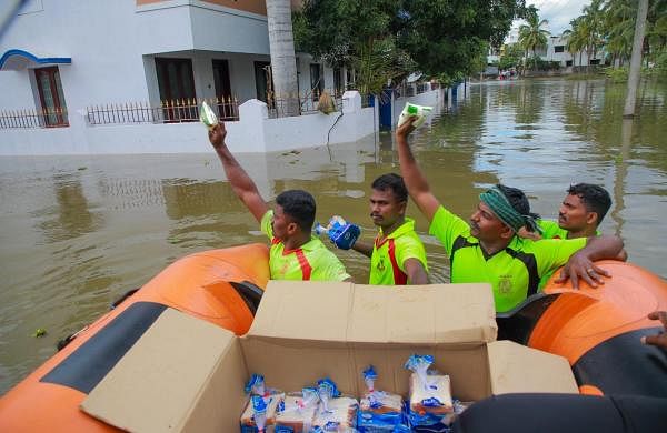 95 cm rainfall in Thoothukudi’s Kayalpattinam, Indian Navy to send two boats for rescue ops