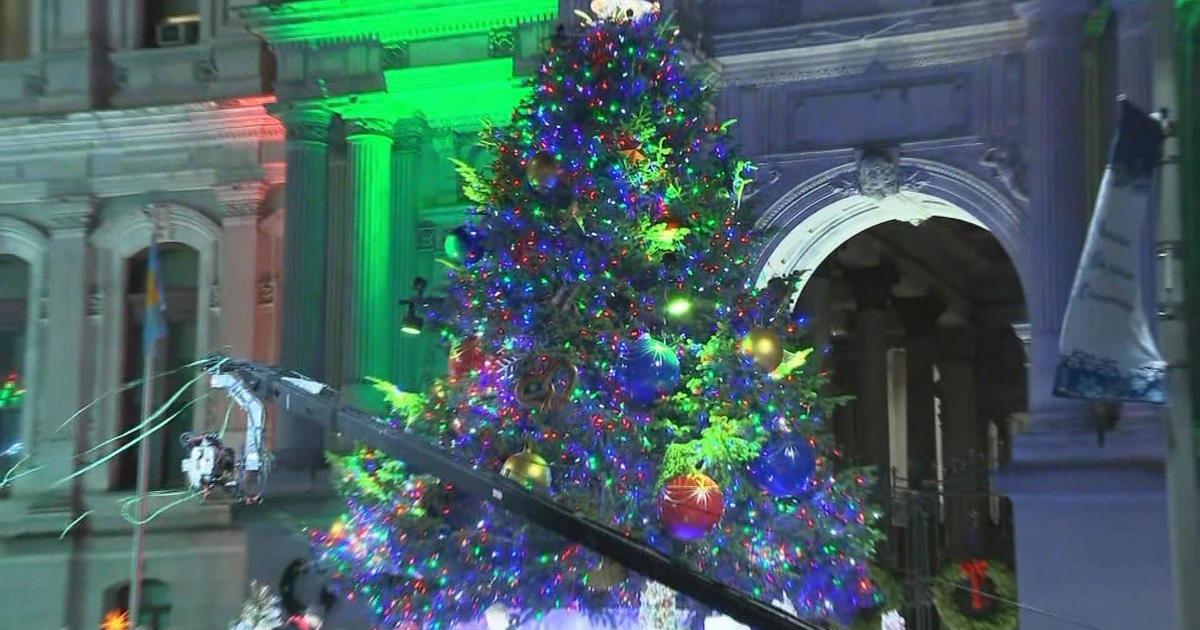 Road closures in Philadelphia for City Hall tree lighting celebration, holiday parade