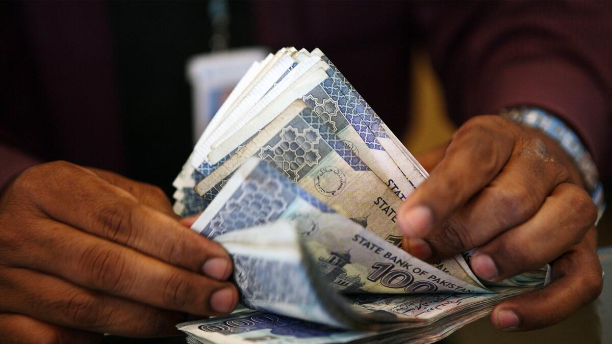 Pakistani rupee faces pressure as IMF review looms – Hum NEWS