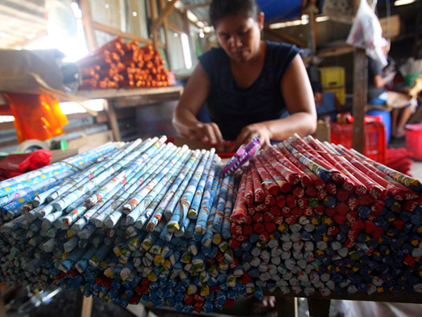 DOH: Count of fireworks-related injuries jump to 28 | Inquirer News