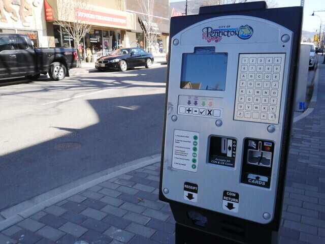 Penticton council to decide on free on-street downtown parking for December weekends – Penticton News
