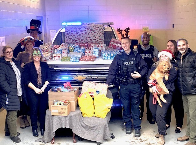 Castlegar RCMP give gifts, food to local family – BC News