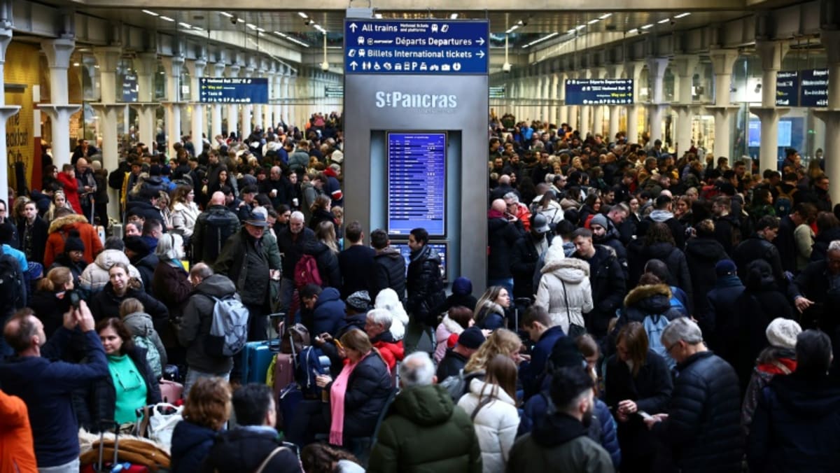 Eurostar services resume as cause of flooded tunnel probed