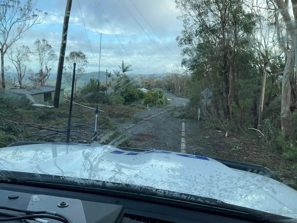 Video shows family in Australia surviving powerful Christmastime storm