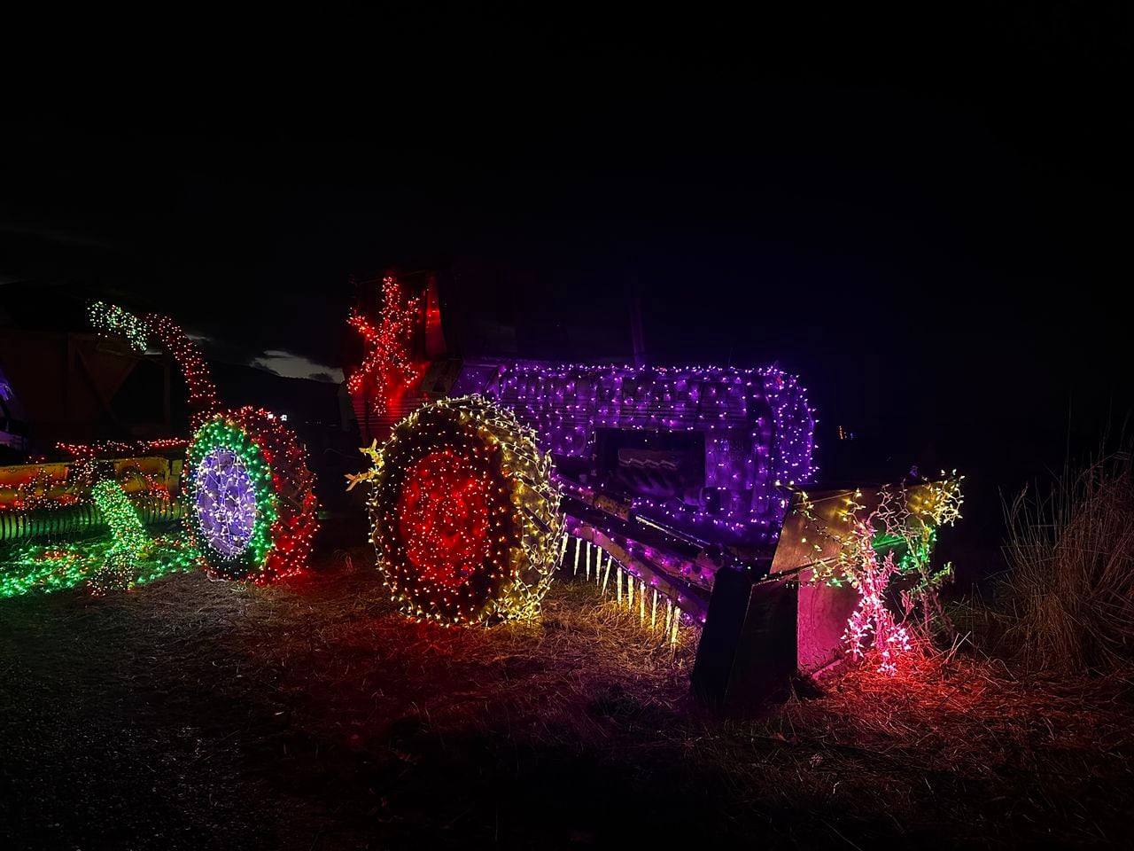 McCray’s Farm sees enthusiastic response to holiday lights walk