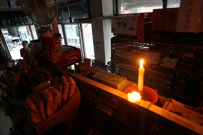 Binay: ‘Persistent outages’ in power may become country’s ‘nightmare’ | Inquirer News