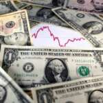 Dollar Hits One-Month High as Rate-Cut Bets Fall