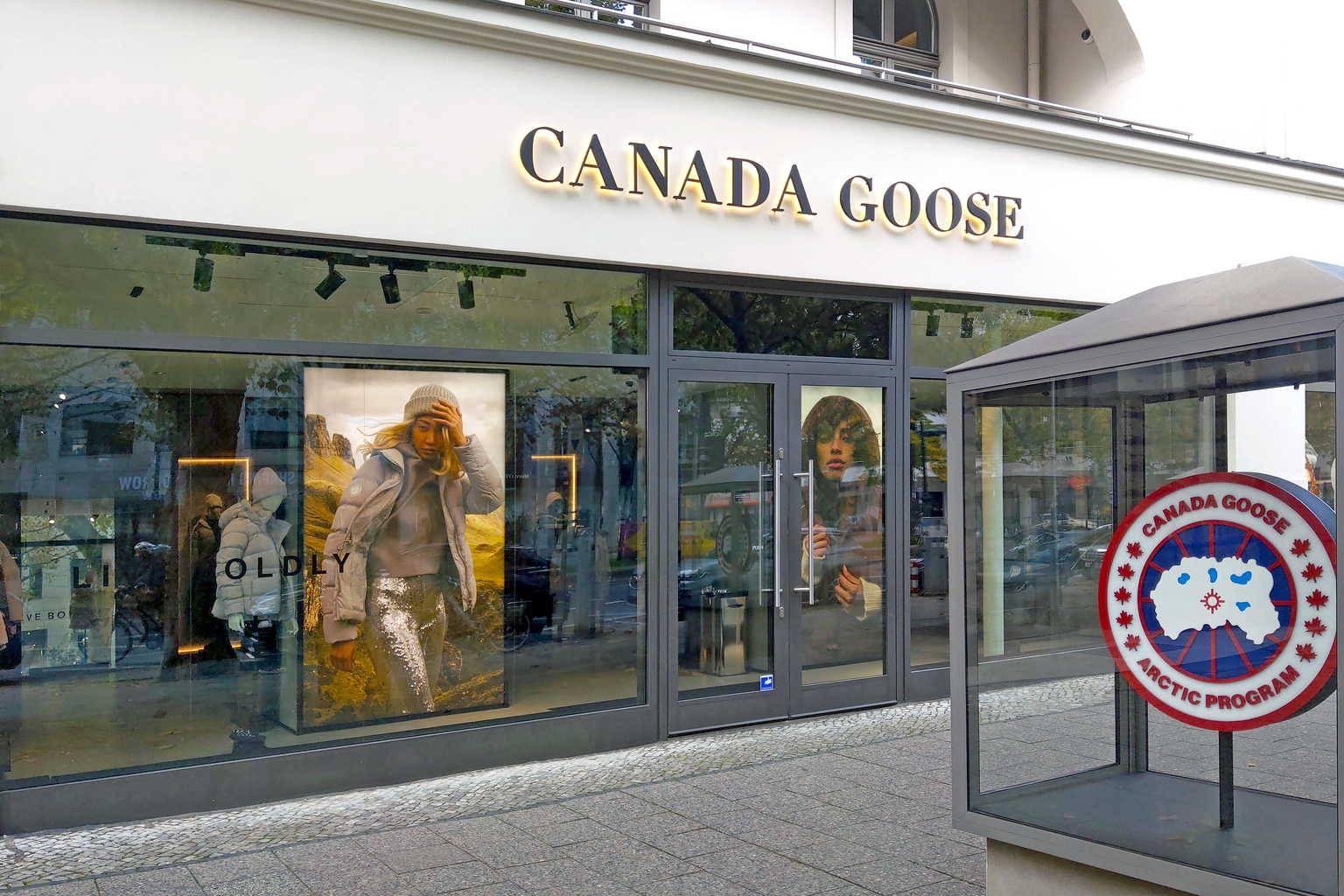 Canada Goose rallies after boosting sales guidance