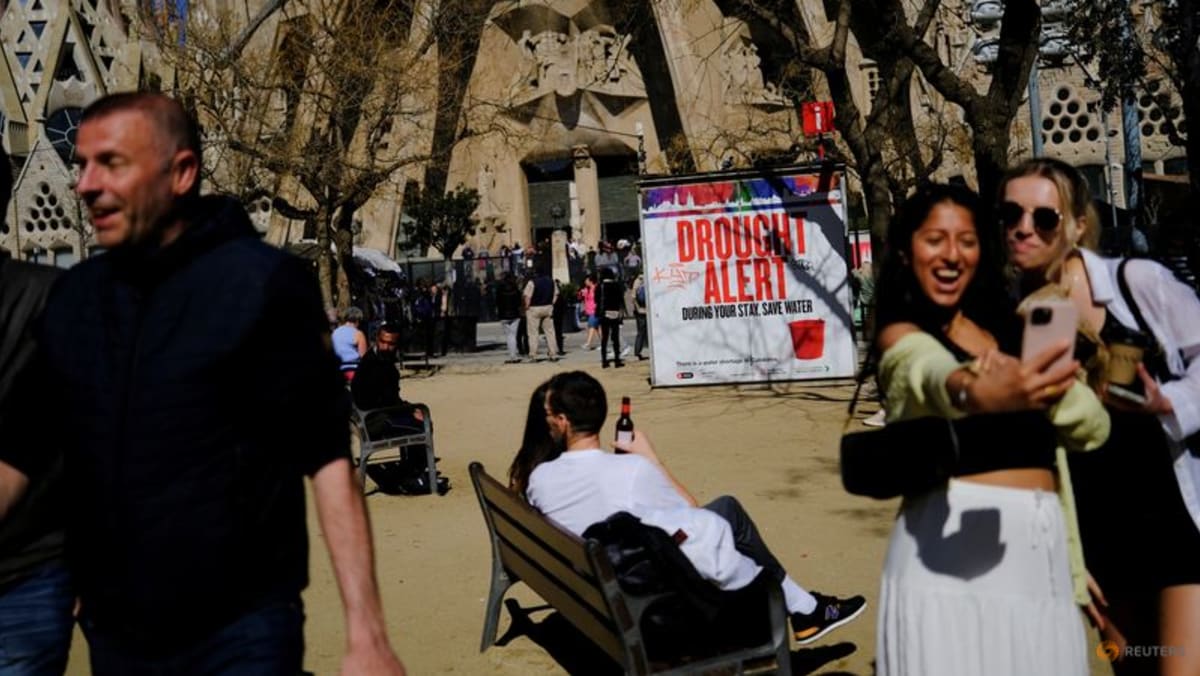 Ahead of Easter rush, officials say drought must not put off Barcelona tourists