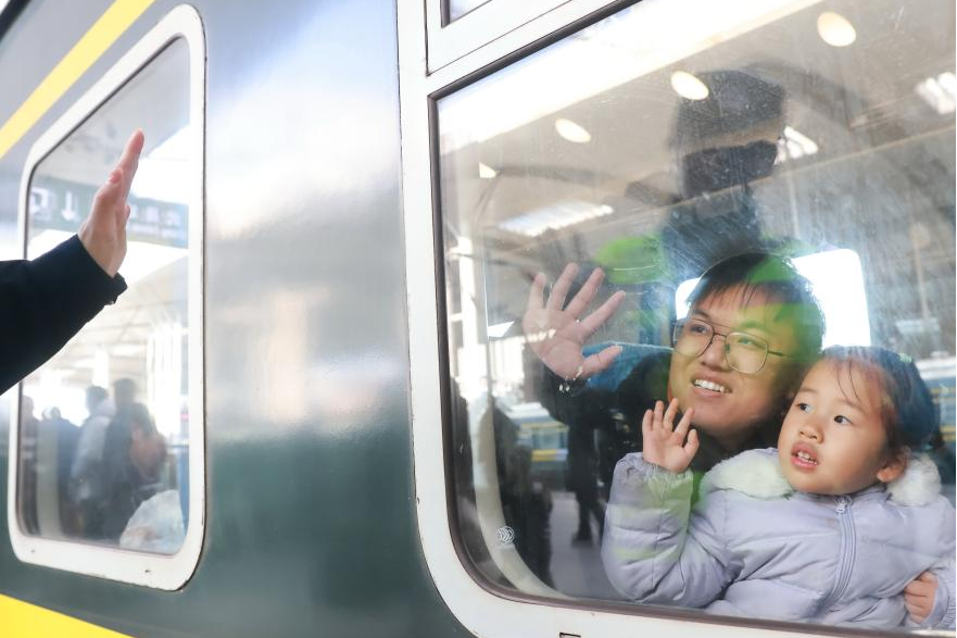2.3B passenger trips made in Spring Festival holiday