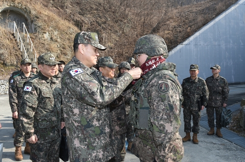 JCS chief inspects military readiness at missile command, fighter wing | Yonhap News Agency