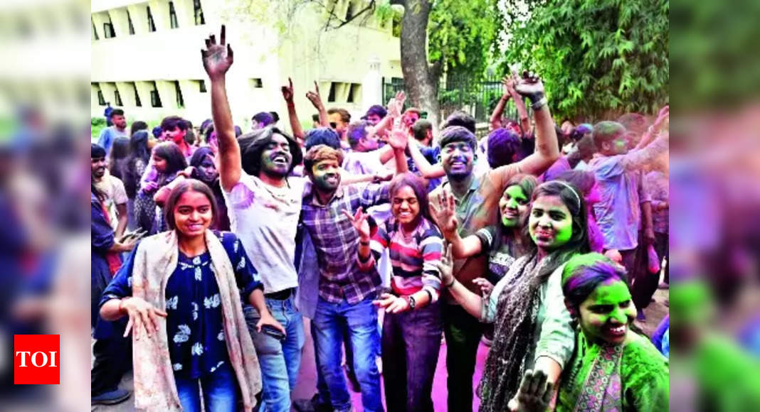 Holi-days: Travellers Explore Plans For Extended Weekend | – Times of India