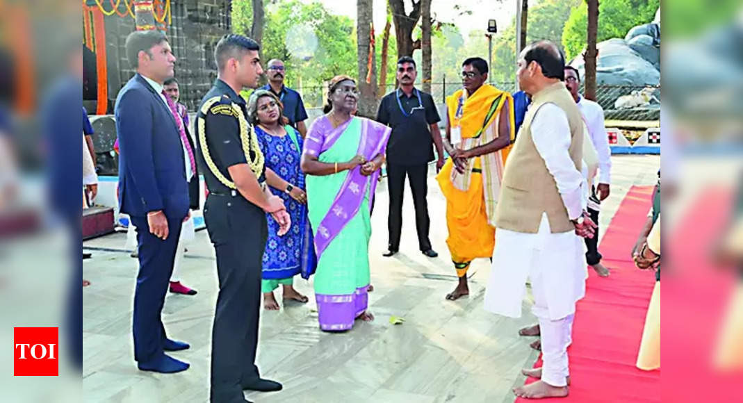 President Droupadi Murmu begins 4-day tour of Odisha with prayers at Maa Kichakeswari temple | Bhubaneswar News – Times of India