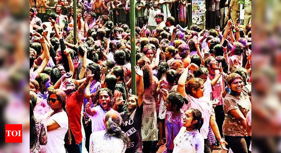 Dharwad Comes Alive With Vibrant Holi Celebrations | Hubballi News – Times of India