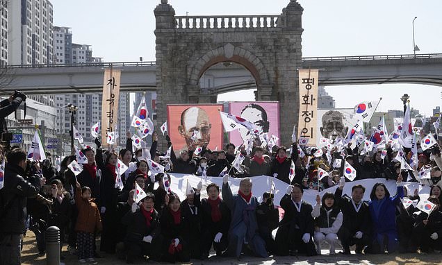 South Korea’s Yoon calls for unification, on holiday marking 1919…