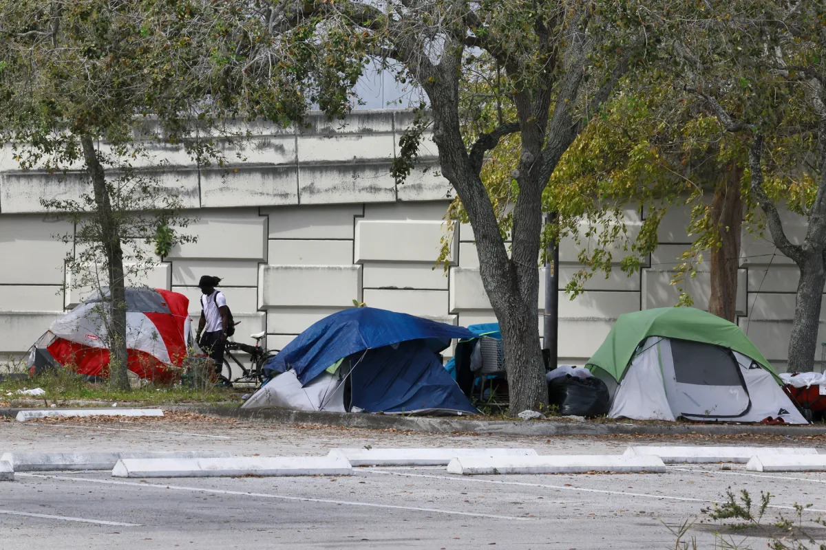 Solutions for the homeless? Here’s why some in South Florida won’t back state plan for camps